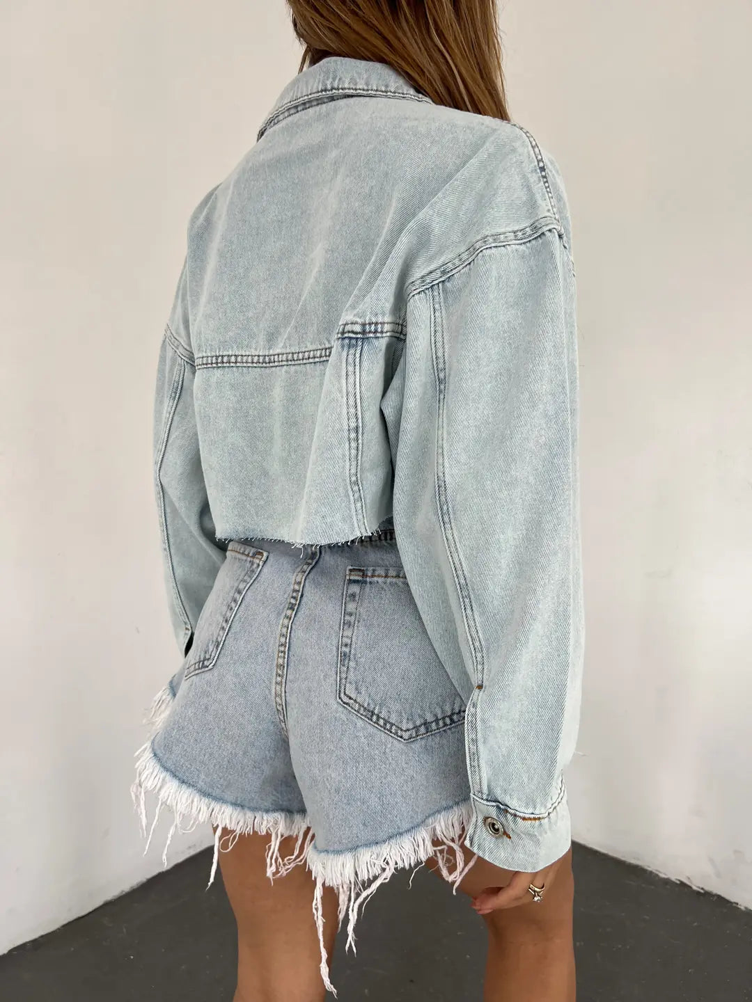 Çift Cepli Yıkamalı Crop Denim Ceket